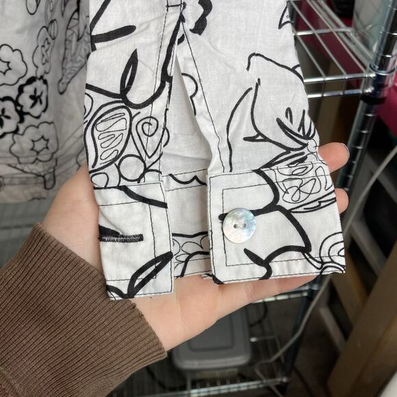 Chico's Women's White Black Art To Wear Floral Button Up Blouse Size 3 XL Boho - Picture 10 of 12